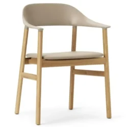 Krzesło Herit Z Podłokietnikami Jasny Dąb Skórzane Piaskowe Normann Copenhagen