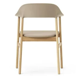 Krzesło Herit Z Podłokietnikami Jasny Dąb Skórzane Piaskowe Normann Copenhagen