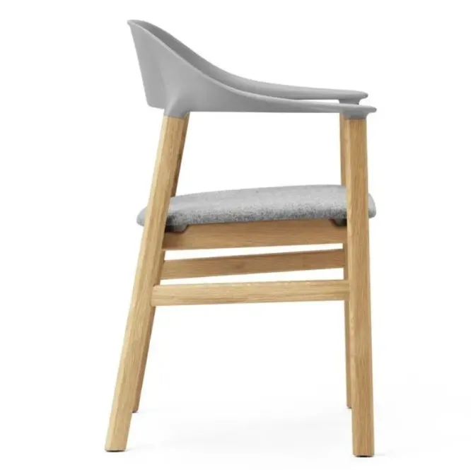 Krzesło Herit Z Podłokietnikami Jasny Dąb Tapicerowane Szare Normann Copenhagen