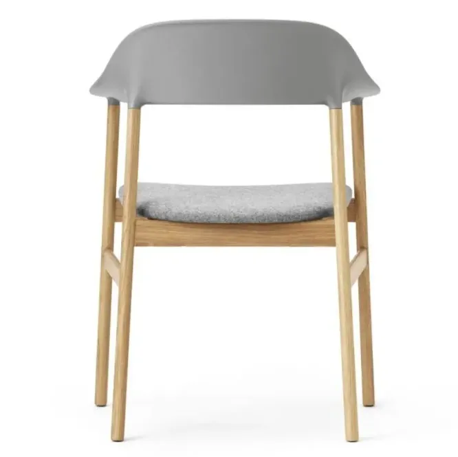 Krzesło Herit Z Podłokietnikami Jasny Dąb Tapicerowane Szare Normann Copenhagen