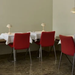 Krzesło Kape If7 Podstawa Polerowane Aluminium - Tapicerka Sisu 0655 &Tradition