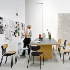 Krzesło Moca Ciemny Dąb - Podstawa Chromowana Vitra