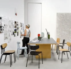 Krzesło Moca Naturalny Dąb - Podstawa Grafitowa Vitra