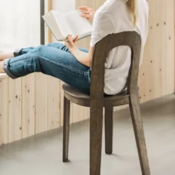 Krzesło Olivia Ciemny Dąb Design House Stockholm