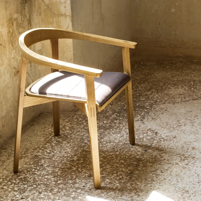 Krzesło Plug 2001 Z Podłokietnikami Jesion Naturalny Cizeta