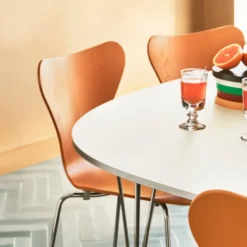 Krzesło Series 7 Fornir Lakierowany Dzika Róża Fritz Hansen