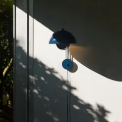 Lampa Ścienna Flowerpot Vp8 Steel Blue Andtradition