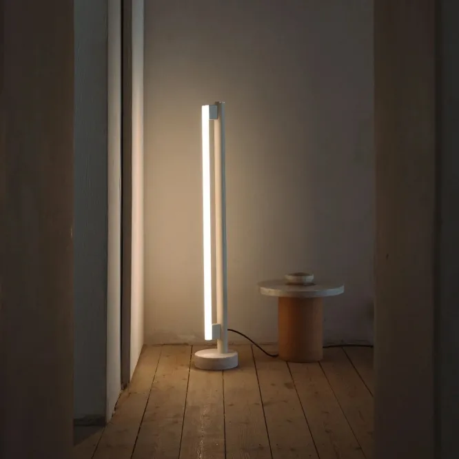 Lampa Podłogowa Eiffel Single 1000 Kremowa Frama