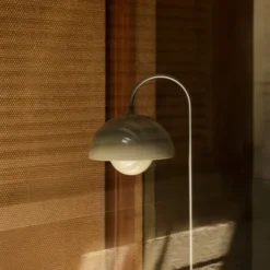 Lampa Podłogowa Flowerpot Vp12 Szarobeżowa Andtradition