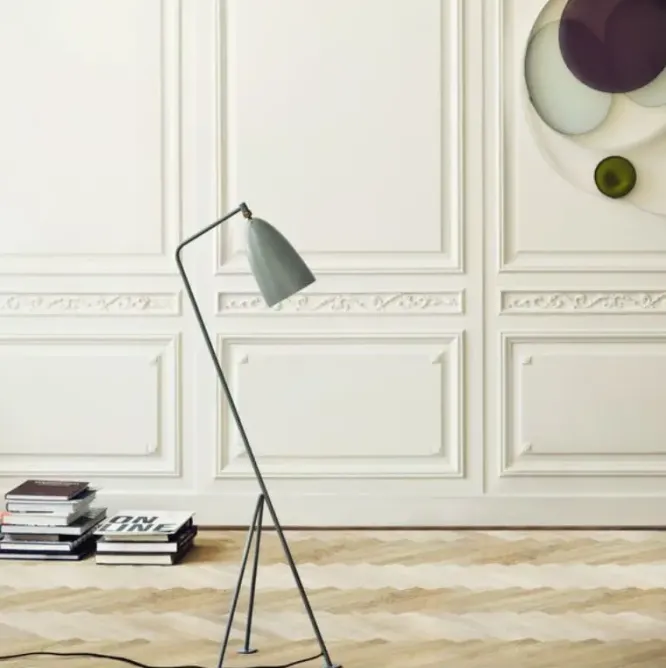 Lampa Podłogowa Grashoppa Czarna Matowa Gubi