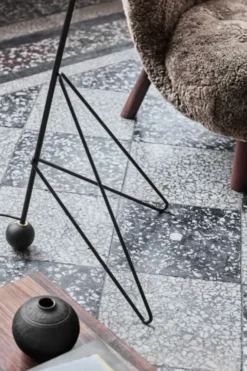 Lampa Podłogowa Tripod Czarna Andtradition