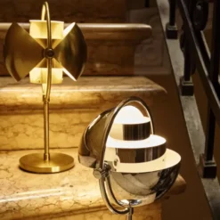 Lampa Przenośna Multi-Lite Brass Gubi
