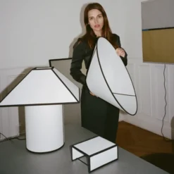 Lampa Stołowa Ava Pyramid 45 Hay