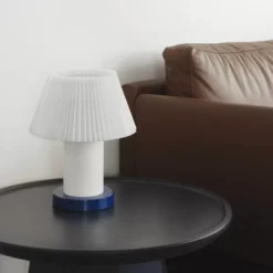 Lampa Stołowa Cellu Light Blue Normann Copenhagen