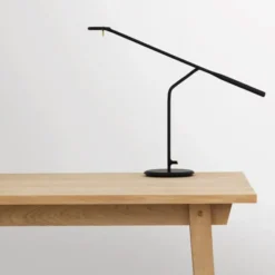 Lampa Stołowa Flow Czarna Normann Copenhagen