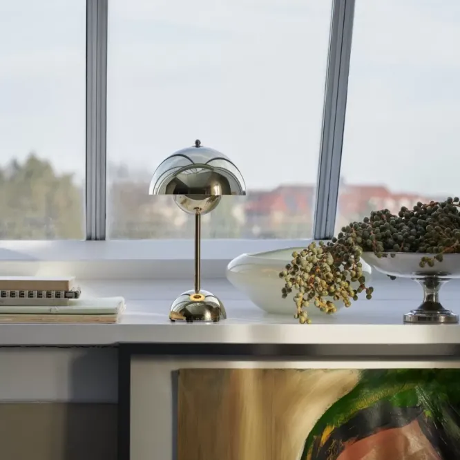 Lampa Stołowa Flowerpot Vp9 Chromowana Andtradition