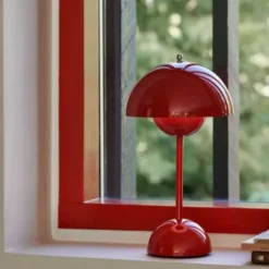 Lampa Stołowa Flowerpot Vp9 Czerwona Andtradition