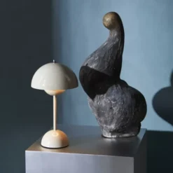 Lampa Stołowa Flowerpot Vp9 Grey Beige Andtradition