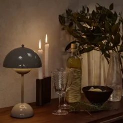 Lampa Stołowa Flowerpot Vp9 Grey Beige Andtradition