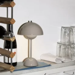 Lampa Stołowa Flowerpot Vp9 Grey Beige Andtradition