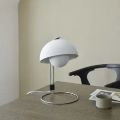 Lampa Stołowa Flowerpot Vp4 Matowa Biel Andtradition