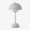 Lampa Stołowa Flowerpot Vp9 Matowa Jasnoszara Andtradition