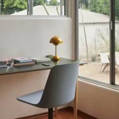 Lampa Stołowa Flowerpot Vp9 Musztardowa Andtradition