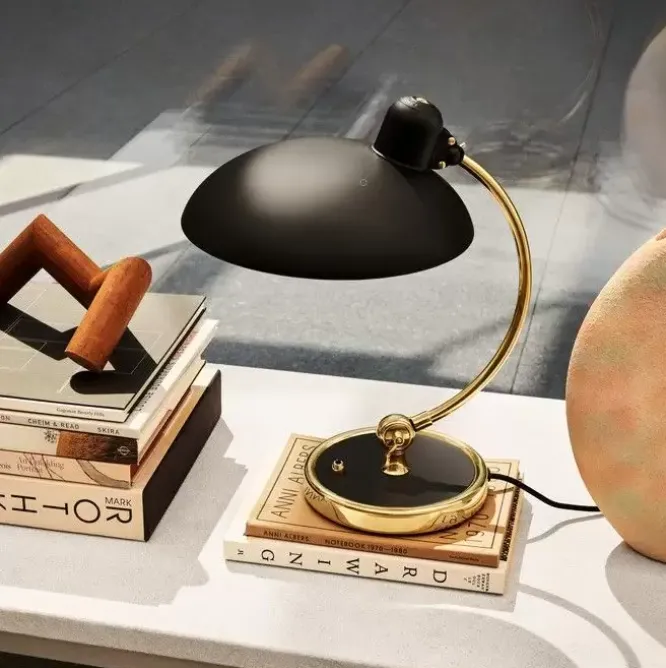Lampa Stołowa Kaiser Idell Luxus Czarna Matowa Mosiądz Fritz Hansen