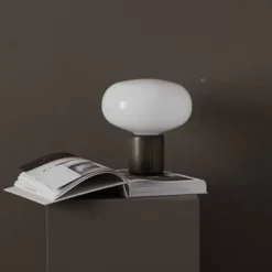 Lampa Stołowa Karl Johan Przydymiony Dąb New Works