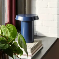 Lampa Stołowa Keen Ciemnoniebieska Hubsch