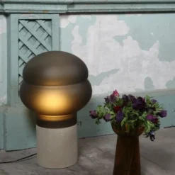 Lampa Stołowa Kumo Wysoka Przydymiona Szara-Taupe Pulpo