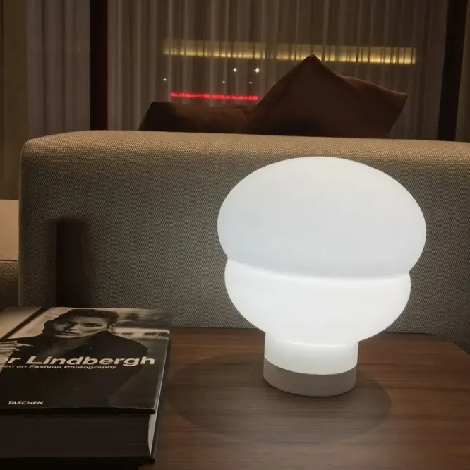 Lampa Stołowa Kumo Wysoka Przydymiona Szara-Taupe Pulpo