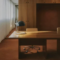 Lampa Stołowa Lauro Biały Klosz Z Ciemnobrązową Podstawą Marset