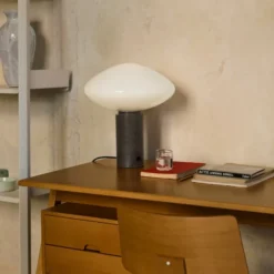 Lampa Stołowa Mist Ap17 Grigio Caldo Andtradition