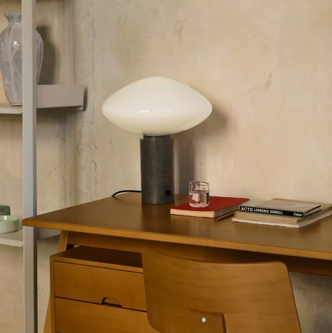 Lampa Stołowa Mist Ap17 Grigio Caldo Andtradition