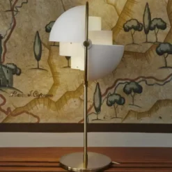 Lampa Stołowa Multi-Lite Brass White Semi Matt Gubi