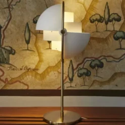 Lampa Stołowa Multi-Lite Brass White Semi Matt Gubi