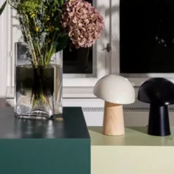 Lampa Stołowa Night Owl Biała Podstawa Jesionowa Fritz Hansen
