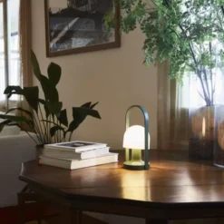 Lampa Stołowa Przenośna Followme Green Marset