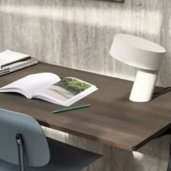 Lampa Stołowa Slant Biała Hay