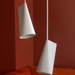 Lampa Wisząca Ceramiczna Narrow Biała Moebe