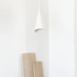 Lampa Wisząca Ceramiczna Narrow Biała Moebe