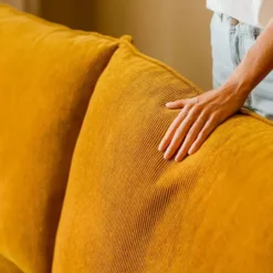 Sofa Sally Sits