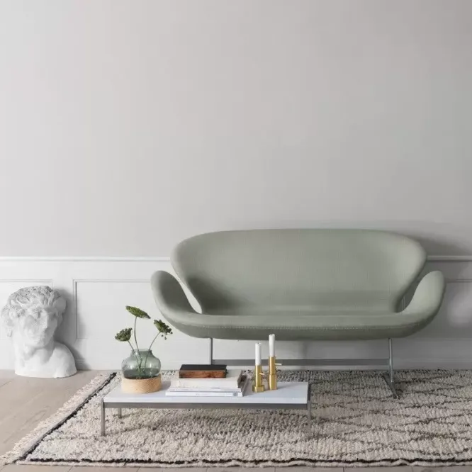 Sofa Swan Capture Dark Purple 7001 Fritz Hansen