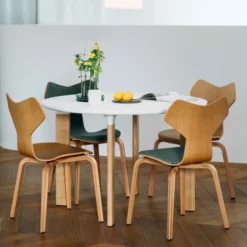 Stół Analog J43 Orzechowo-Czarny Fritz Hansen
