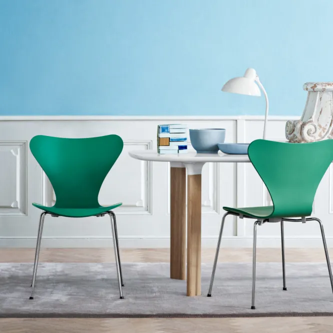 Stół Analog J43 Orzechowo-Czarny Fritz Hansen
