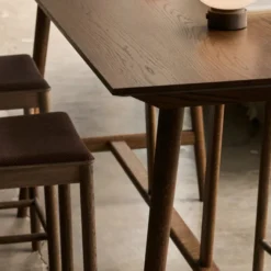 Stół Barowy In Between Sk25 Dąb Przydymiony Andtradition