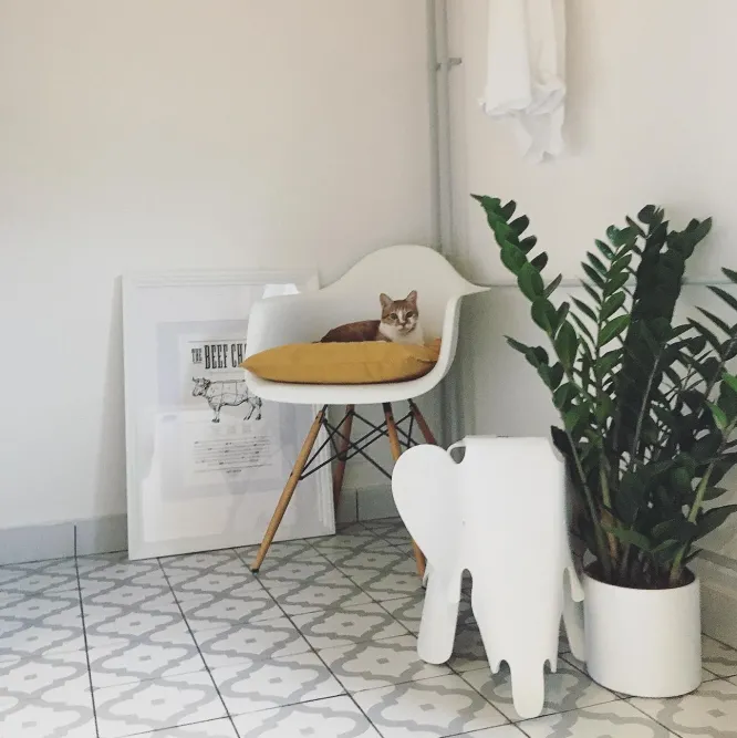 Stołek Eames Elephan Re Błękitny Vitra