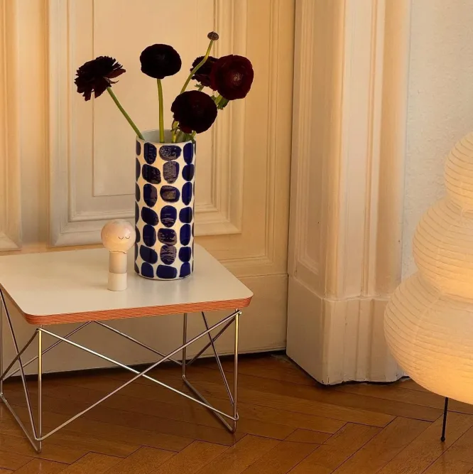 Stolik Okazjonalny Ltr - Blat Orzech - Podstawa Basic Dark Vitra