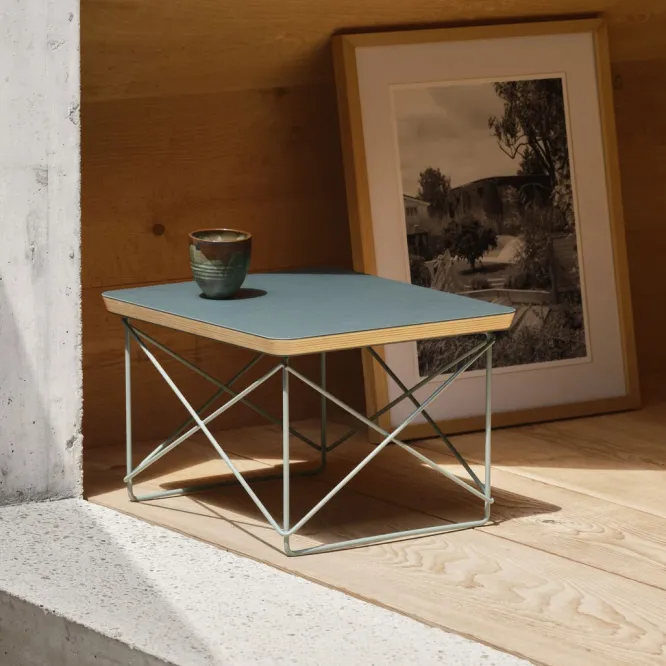 Stolik Okazjonalny Ltr - Blat Orzech - Podstawa Basic Dark Vitra